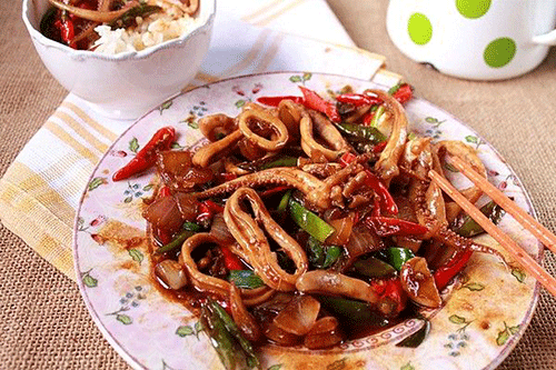Kho muc xao chua ngot